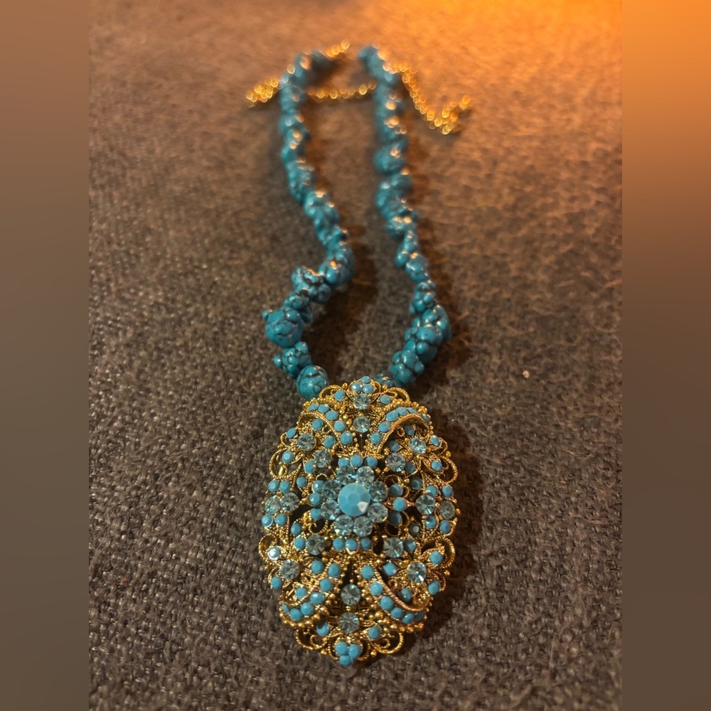 ๐ RARE 1928 Designer Turquoise Blue Stone Statement Necklace โข Crystal Medallion - Picture 13 of 14